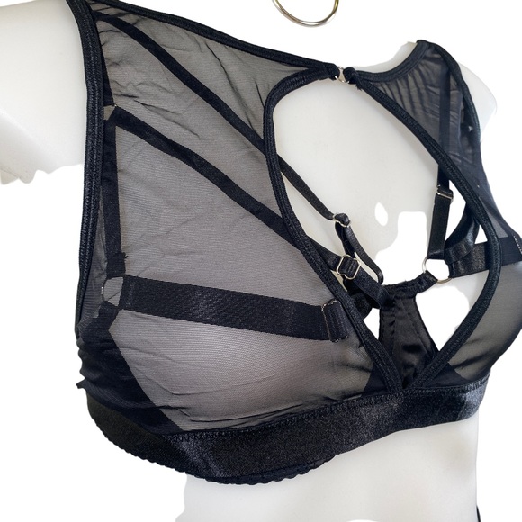 The Caught Up Set - Black - Picture 10 of 12